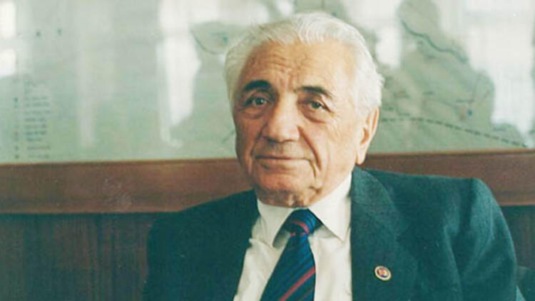 Cahit Külebi