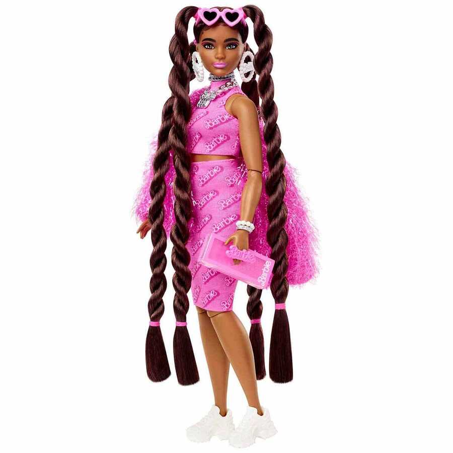 Barbie Extra - Nostaljik Kıyafetli Bebek HHN06