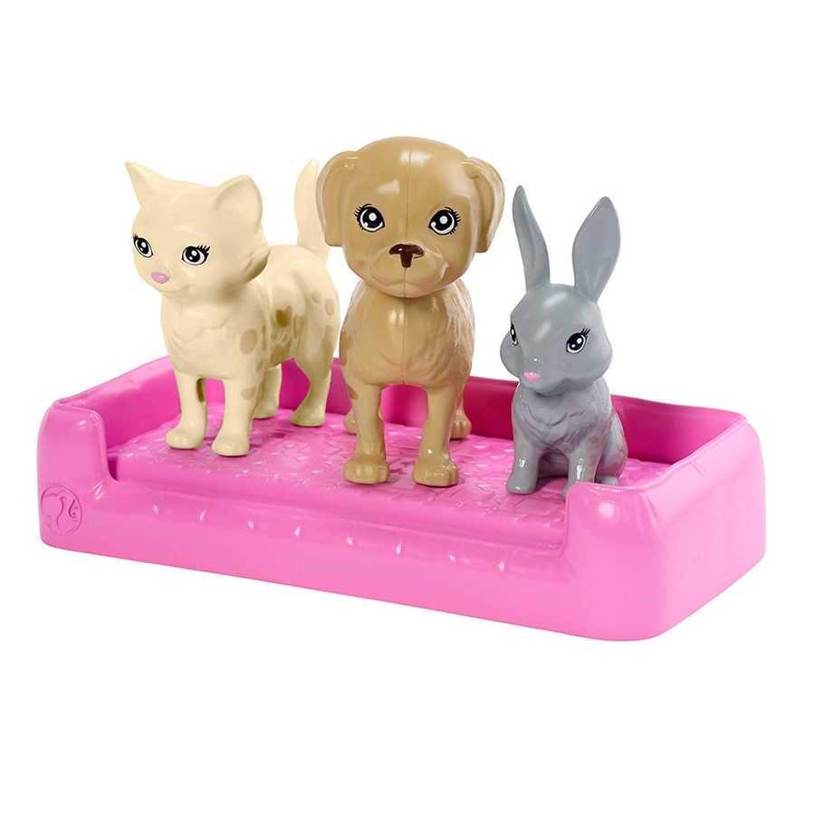 Barbie ve Hayvanları Banyo Eğlencesinde
