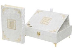 Beyza Serisi Kadife Kaplamalı Ahşap Plaket Kutu + Orta Boy Arapça Kadife Kuran + Taşıma Çantası Hedi - Furkan Neşriyat