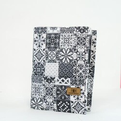 Coverworld Siyah Çini Desen Cepli Büyük 24x34 - CoverWorld