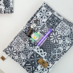 Coverworld Siyah Çini Desen Cepli Büyük 24x34 - 2