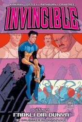 Invincible 6 - Farklı Bir Dünya - Athica Yayınları