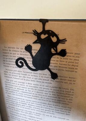 Kedili Kitap Ayracı V-2 - 1