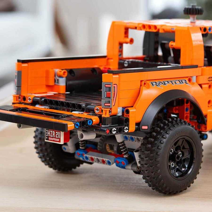 Lego Technic Ford F-150 Raptor 42126 - 6