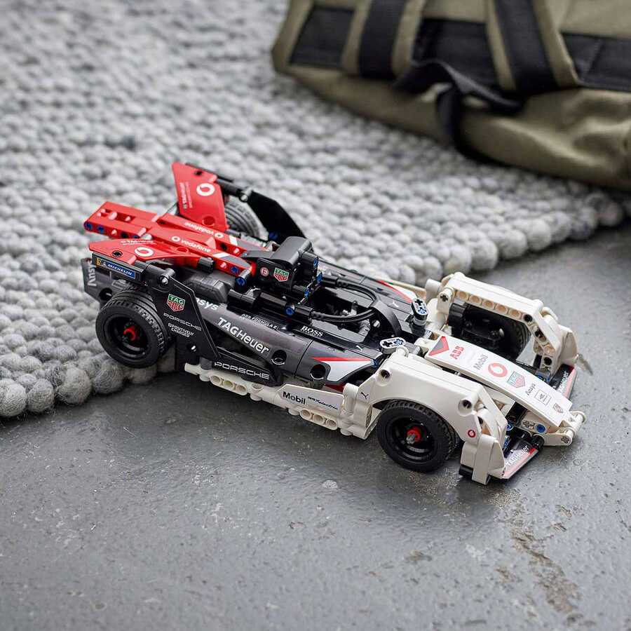 Lego Technic Formula E Porsche 99X Electric 42137 - 4