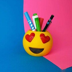 Yade Kalemlik 3D Emoji Kalpli Gözler - Yade